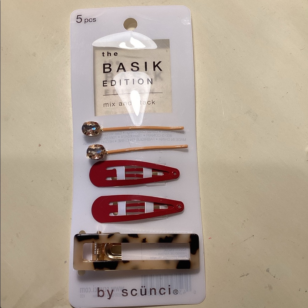 Basic hair clips!